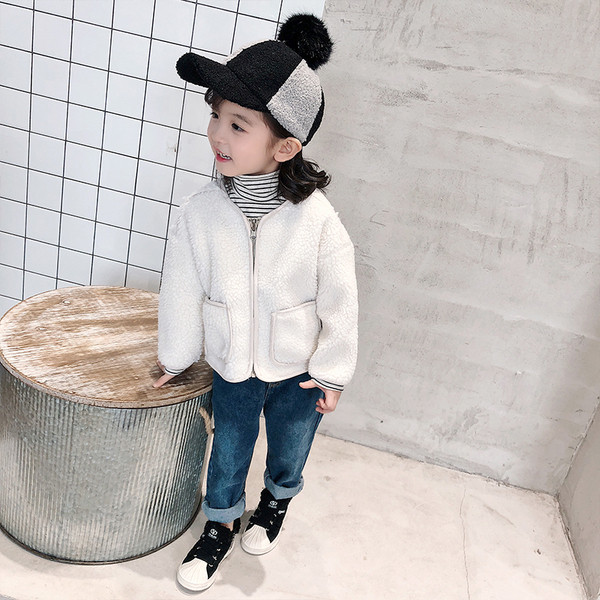 Απλό παιδικό μπουφάν για κορίτσια σε μπεζ χρώμα