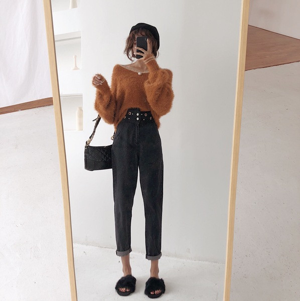 Модерни дамски дънки с висока талия и метални елементи в два цвята