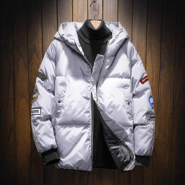 HIT Modern férfi kabát színes emblémákkal és kapucnival több színben