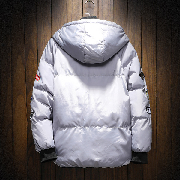 HIT Modern férfi kabát színes emblémákkal és kapucnival több színben