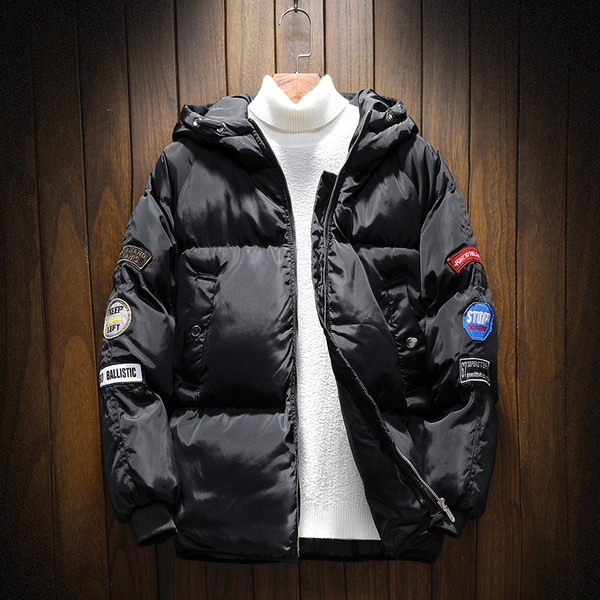 HIT Modern férfi kabát színes emblémákkal és kapucnival több színben