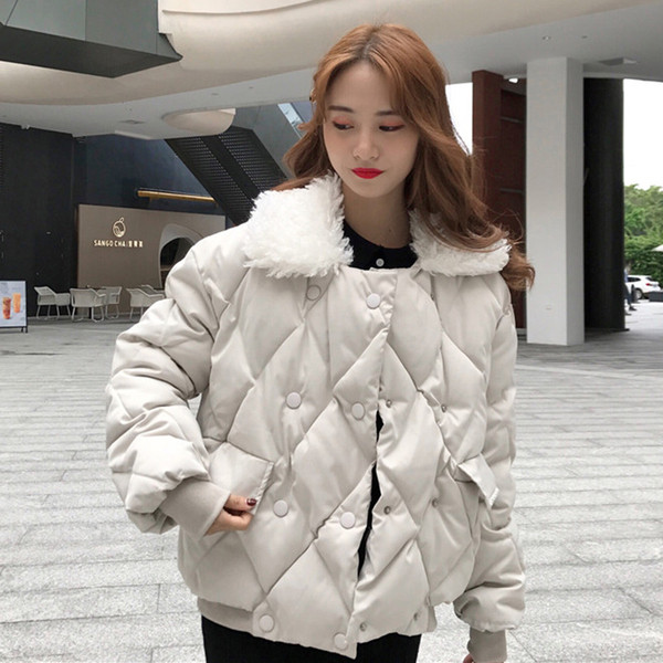 Modern női kabát pehelygallérral, két színben