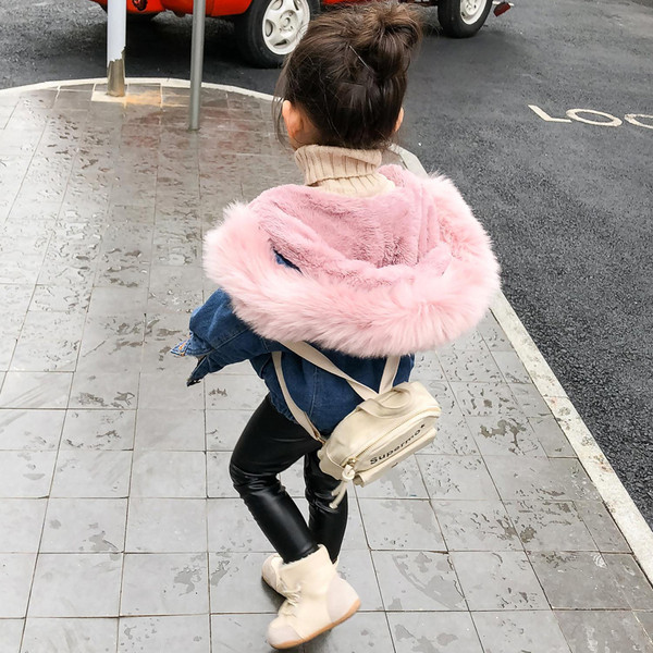 Korszerű gyermek farmerdzseki puha béléssel és kapucnival