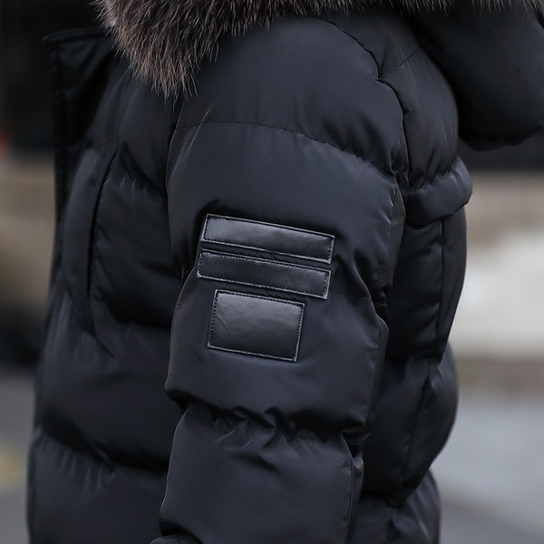 Modern férfi téli kabát kapucnival, több színben