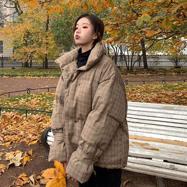 Stílusos női kockás kabát