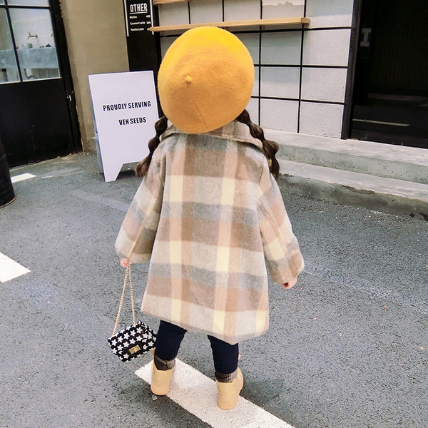 Stílusos kockás gyerekkabát lányoknak