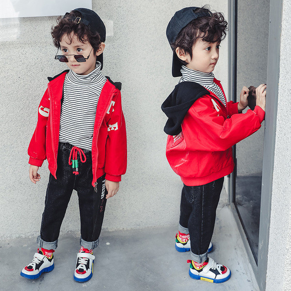 Gyermek kabát fiúknak két színben - piros és kék