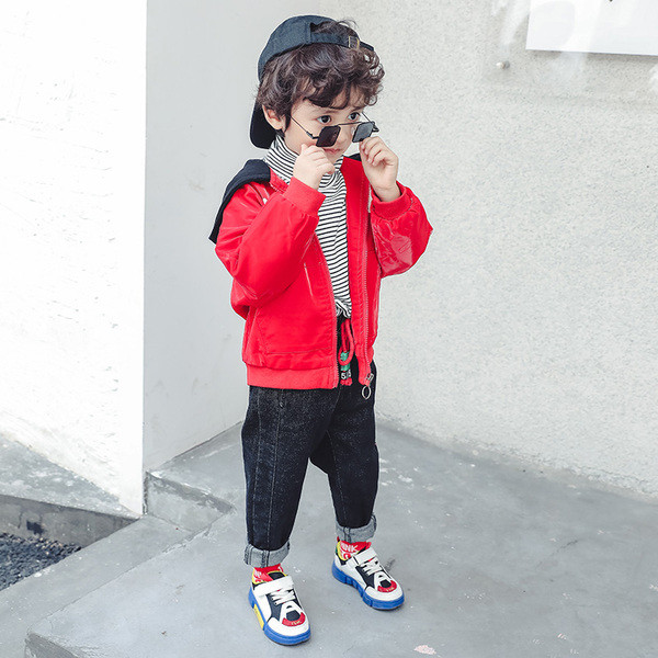 Gyermek kabát fiúknak két színben - piros és kék