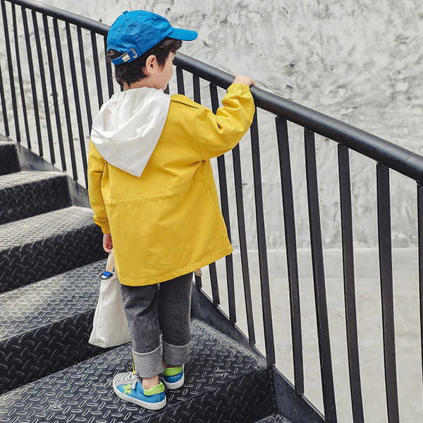 Gyermek hosszú kabát fiúknak sárga színben