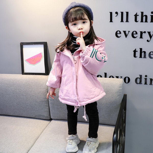 Modern gyerekdzseki lányoknak hímzéssel az ujjain