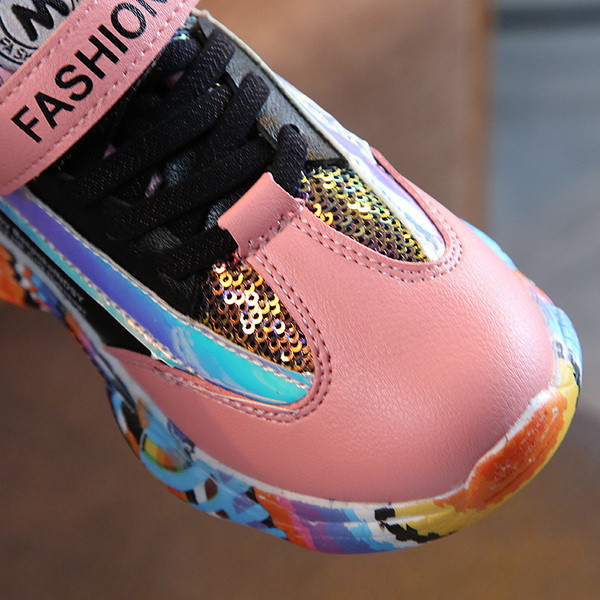 Téli tornacipő fiúknak és lányoknak rózsaszín és fekete színben