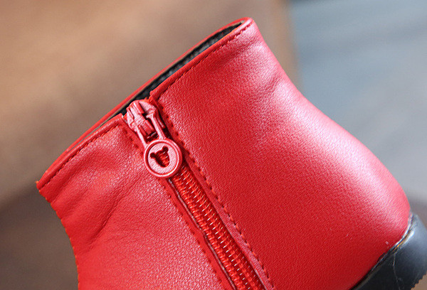 Öko bőrből készült téli gyerekcsizma lányoknak piros és fekete színben