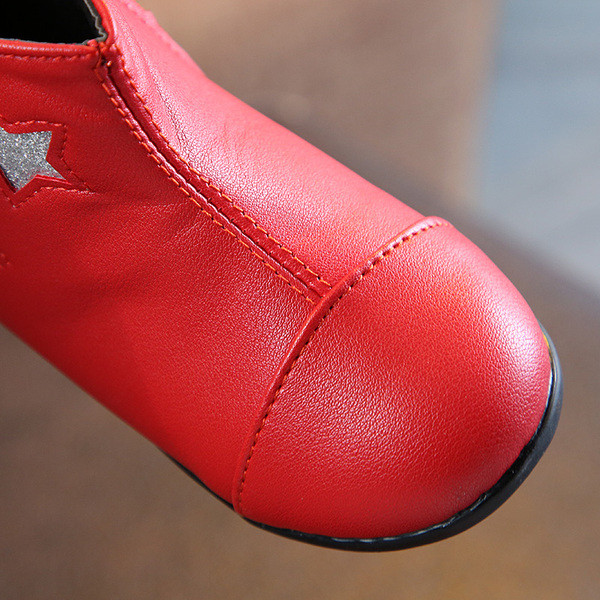 Öko bőrből készült téli gyerekcsizma lányoknak piros és fekete színben