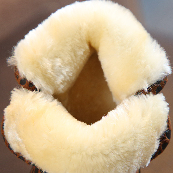 Leopárdmintás téli gyerekcsizma lányoknak fekete, barna és piros színben