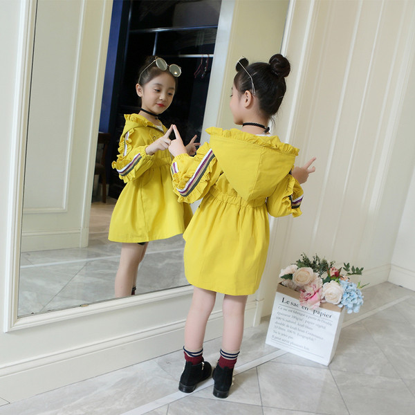 Modern gyerek esőkabát oldalpántokkal három színben