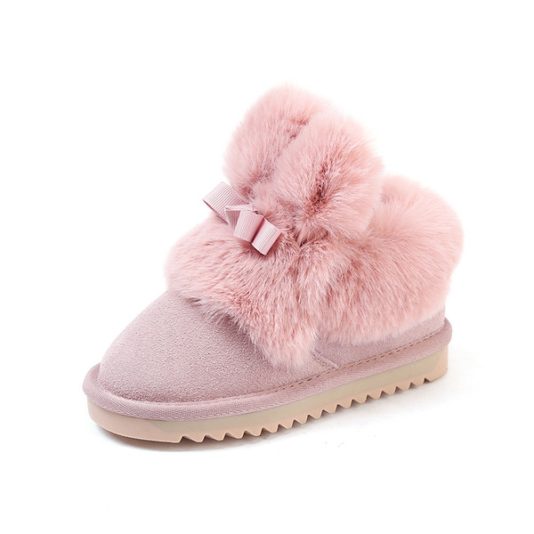 Elegáns gyerekcsizma pehellyel és szalaggal