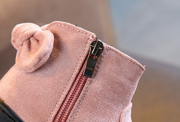 Gyerekcsizma lányoknak rózsaszín, fekete és barna szalaggal