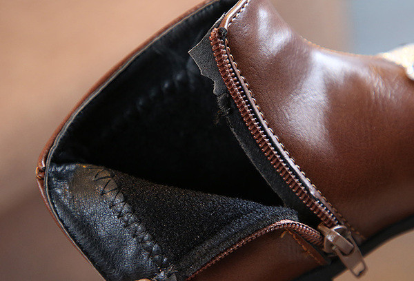 Öko bőrből készült gyerekcsizma lányoknak plüssmackóval fekete és barna színben