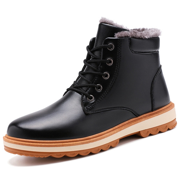 Κομψές ανδρικές δερμάτινες μπότες με ανάγλυφη σόλα