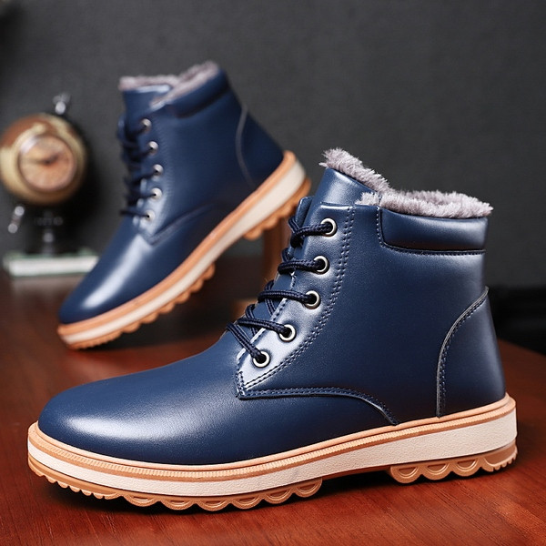 Κομψές ανδρικές δερμάτινες μπότες με ανάγλυφη σόλα