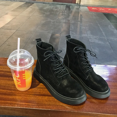 Női kubai fekete és barna nyakkendővel