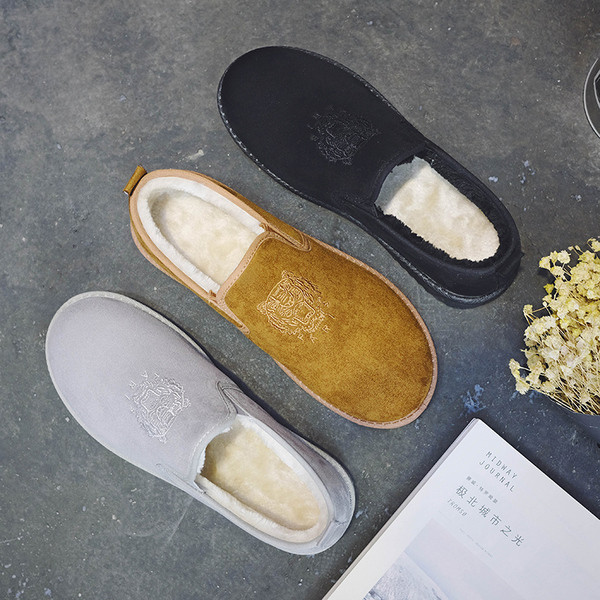 Μοντέρνα χειμωνιάτικα παπούτσια ανδρών σε τρία χρώματα με κεντήματα