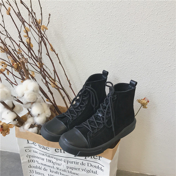 Alkalmi női tornacipő öko velúrból fekete színben