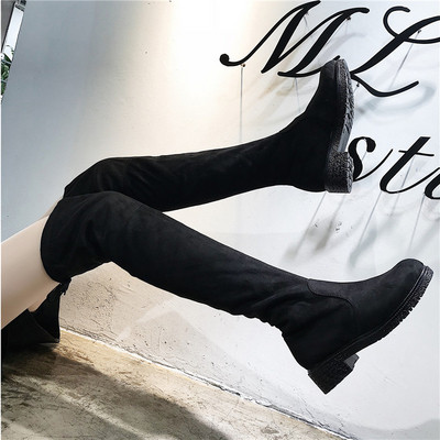 Stílusos női csizma fekete színben - két modell