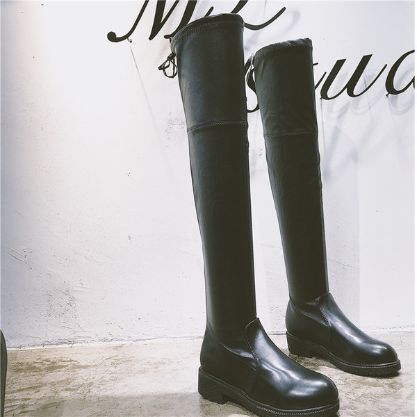 Stílusos női csizma fekete színben - két modell