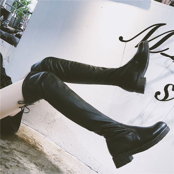 Stílusos női csizma fekete színben - két modell