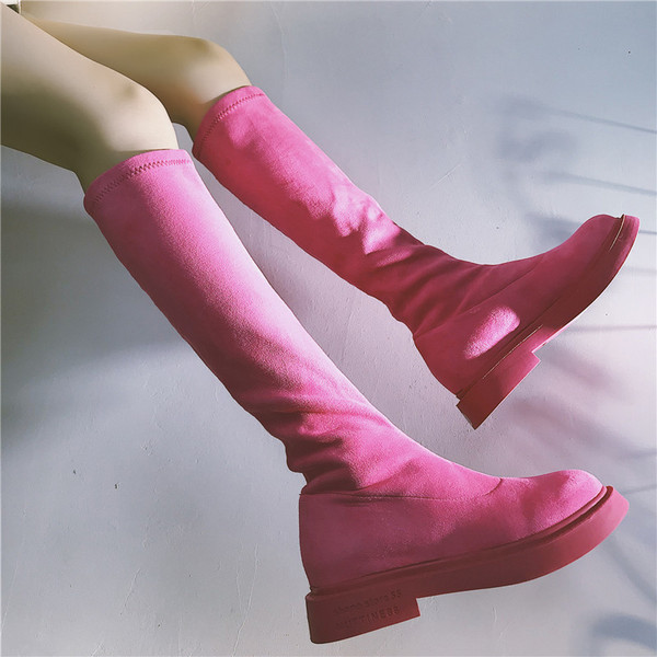 Modern női csizma öko velúrból fekete és rózsaszín színben