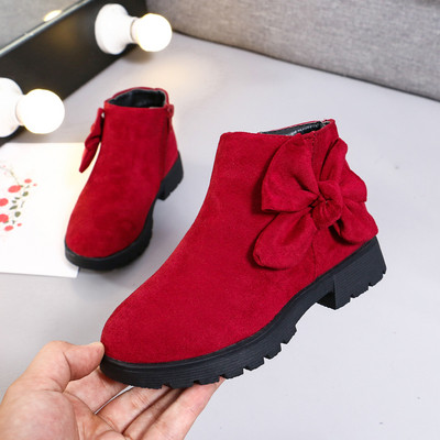 Modern gyerekcsizma durva talppal, szalaggal, három színben