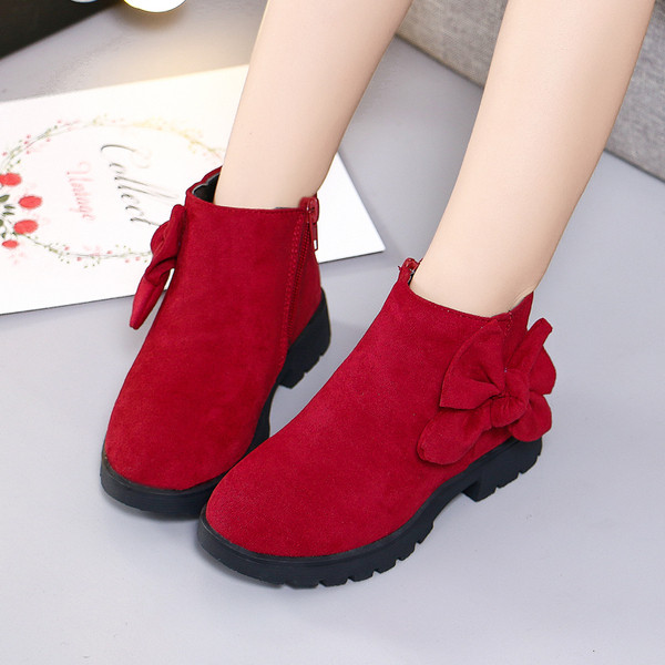 Modern gyerekcsizma durva talppal, szalaggal, három színben