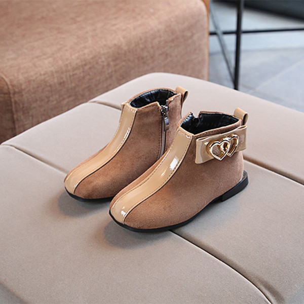 Fém díszítésű gyerekcsizma három színben