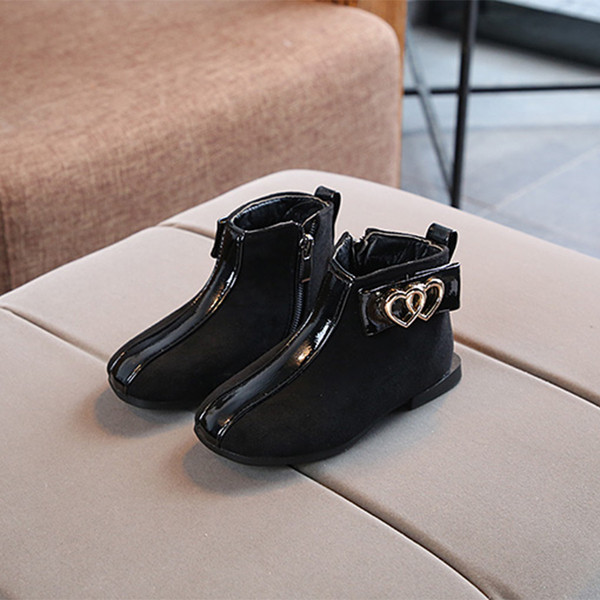 Fém díszítésű gyerekcsizma három színben