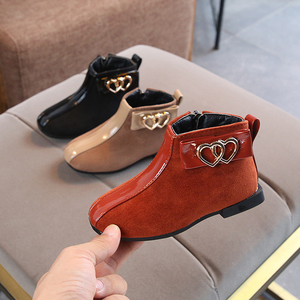 Fém díszítésű gyerekcsizma három színben