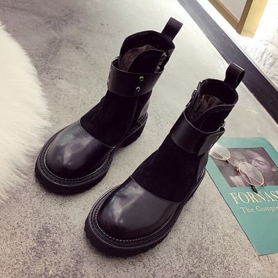 Modern női csizma fekete színben