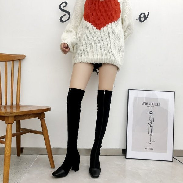 Stílusos női csizma hegyes modell eco bőrből, két színben