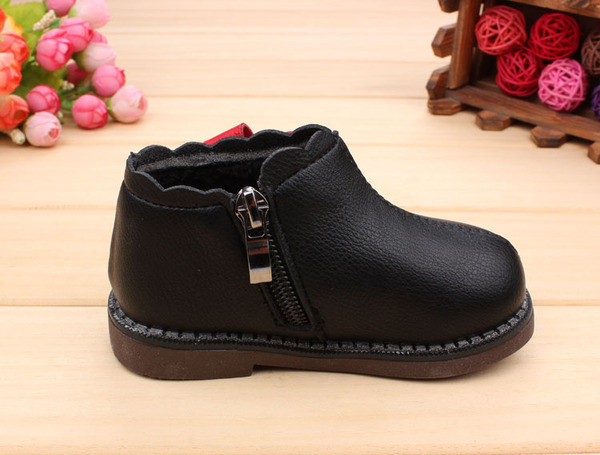 Gyerekcsizma puha béléssel, három színben