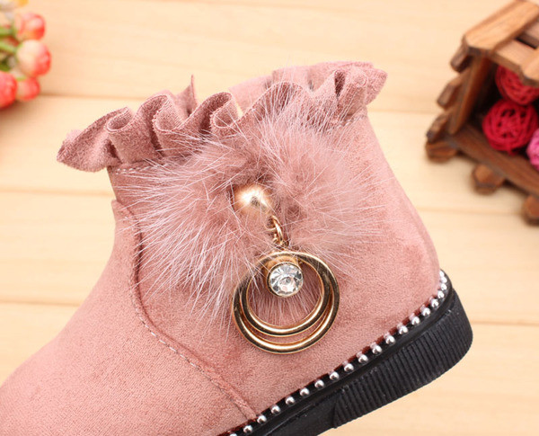 Stílusos gyerekcsizma puha béléssel és pehellyel, három színben