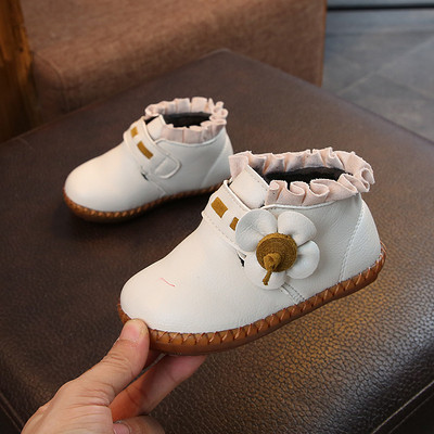 Öko bőrből készült téli gyerekcipő lányoknak fehér, rózsaszín és fekete színben