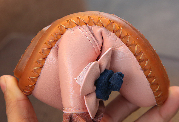 Öko bőrből készült téli gyerekcipő lányoknak fehér, rózsaszín és fekete színben