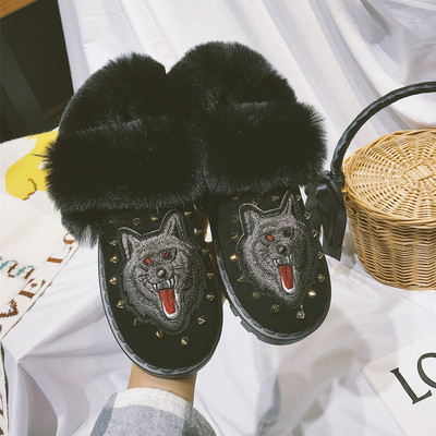 Cizme de dama calduroase cu puf, ochiuri metalice si broderie in negru