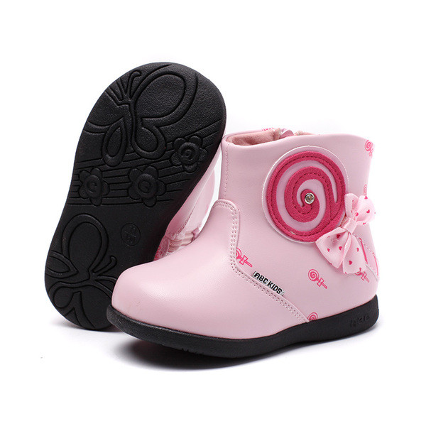 Cizme moderne pentru copii pentru fete cu element 3D in negru si roz