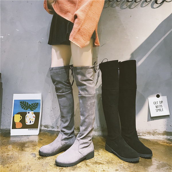 Alkalmi női csizma lapos talppal és fűzővel fekete és szürke színben