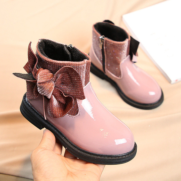 Stílusos gyerekcsizma lányoknak 3D elemmel, több színben