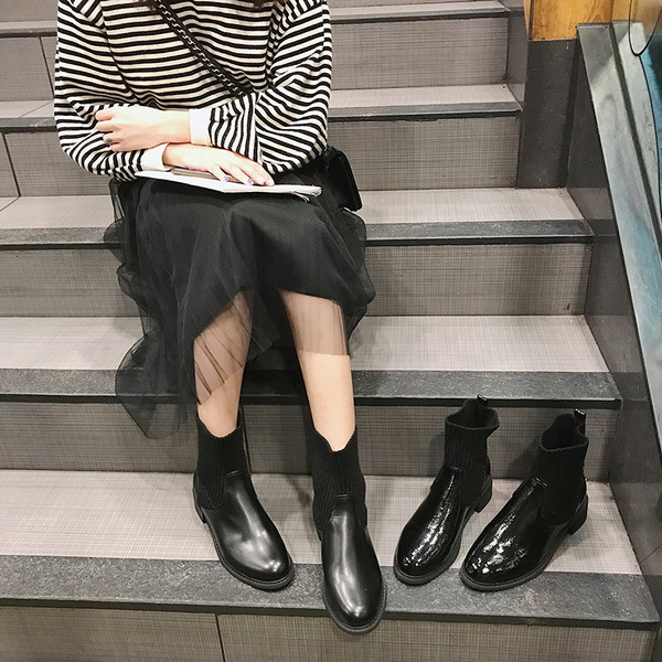 Modern női csizma fekete színben - két modell