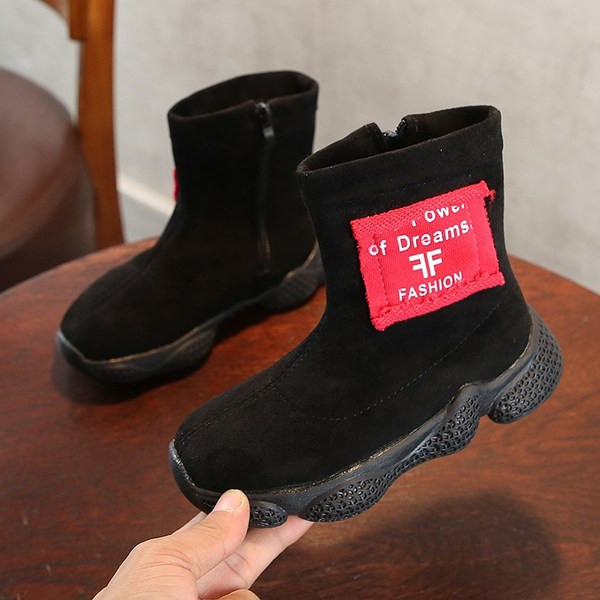 HIT Aktuális gyerekcsizma lányoknak öko velúrból és durva talpból több színben