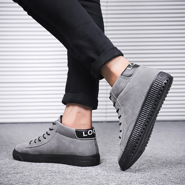 Modern férfi csizma vastag talppal, három színben