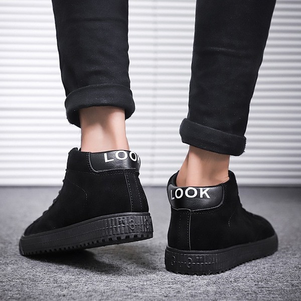 Modern férfi csizma vastag talppal, három színben